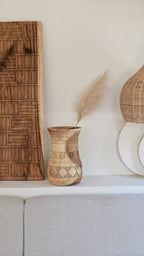 Suar vaas met carving 40cm