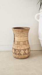 Suar vaas met carving 40cm