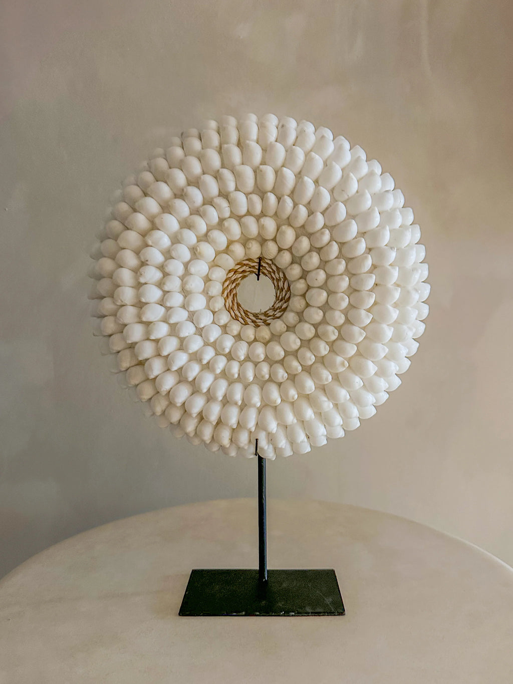 Schelpen decoratie op standaard