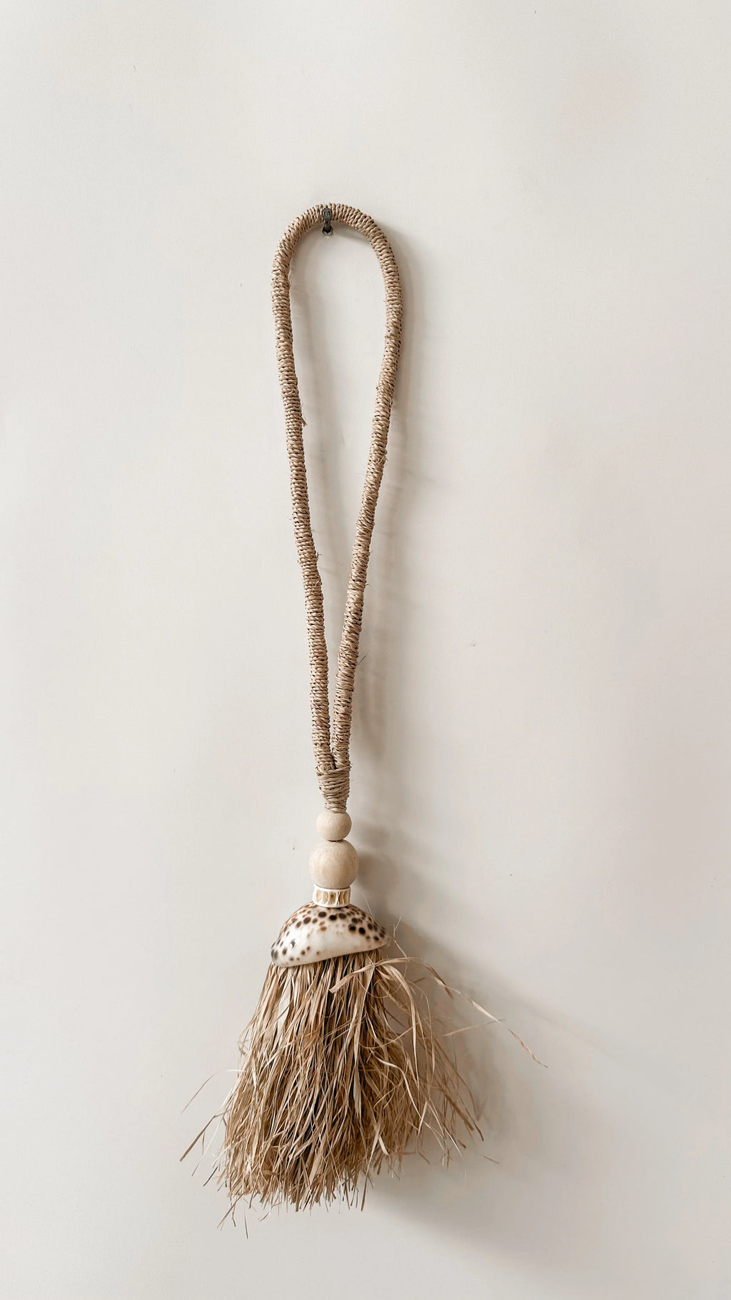 Decoratieve hanger met tijgerschelp, handgemaakt natuurlijk woonaccessoire