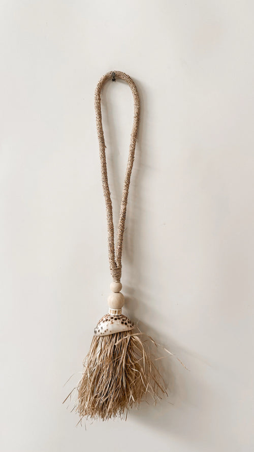 Decoratieve hanger met tijgerschelp, handgemaakt natuurlijk woonaccessoire