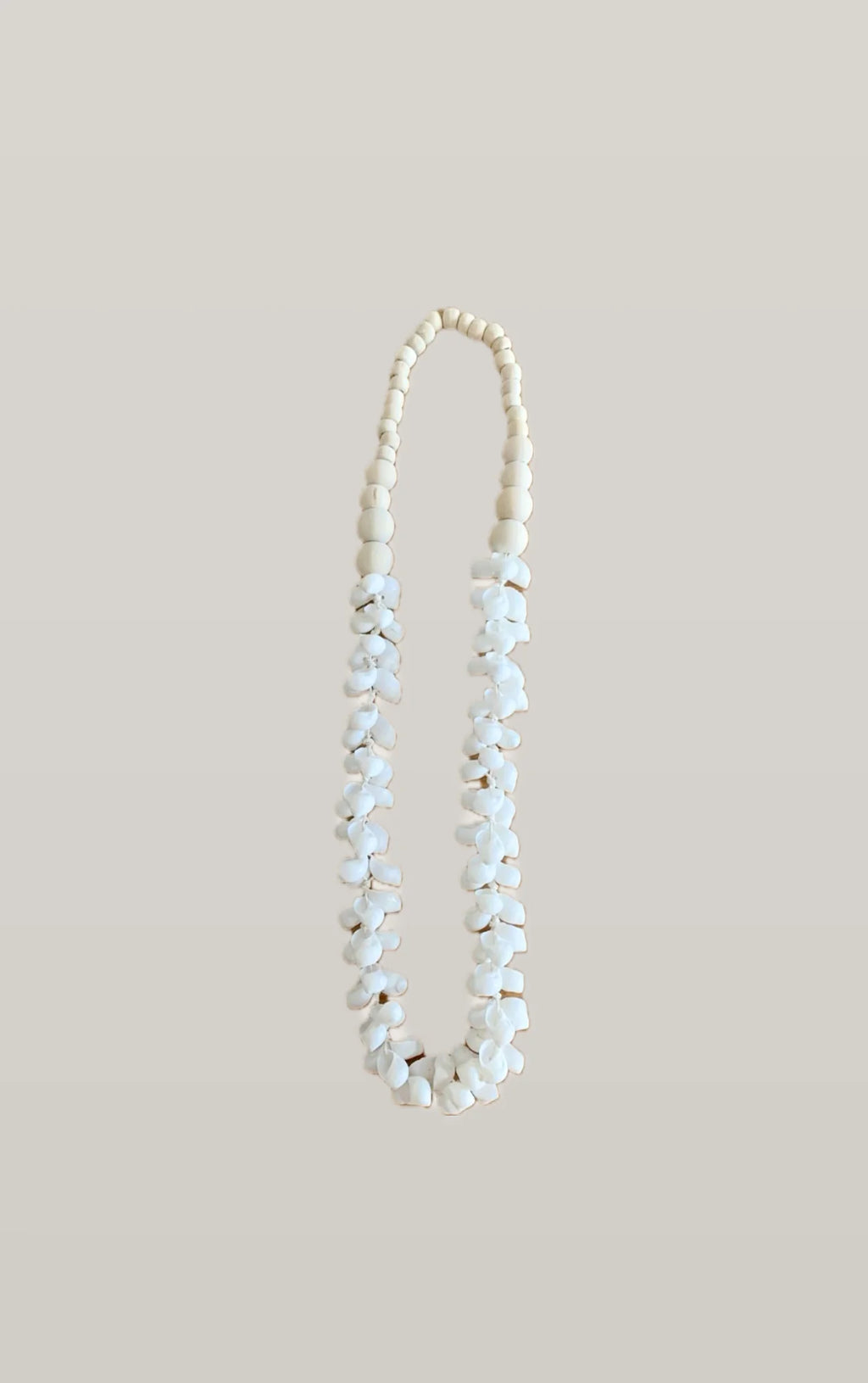 Witte decoratieve schelpenketting, handgemaakt natuurlijk woonaccessoire