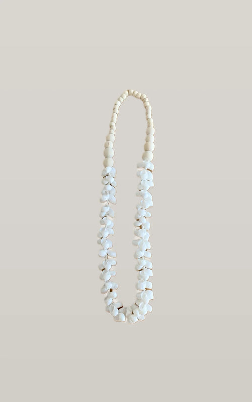 Witte decoratieve schelpenketting, handgemaakt natuurlijk woonaccessoire