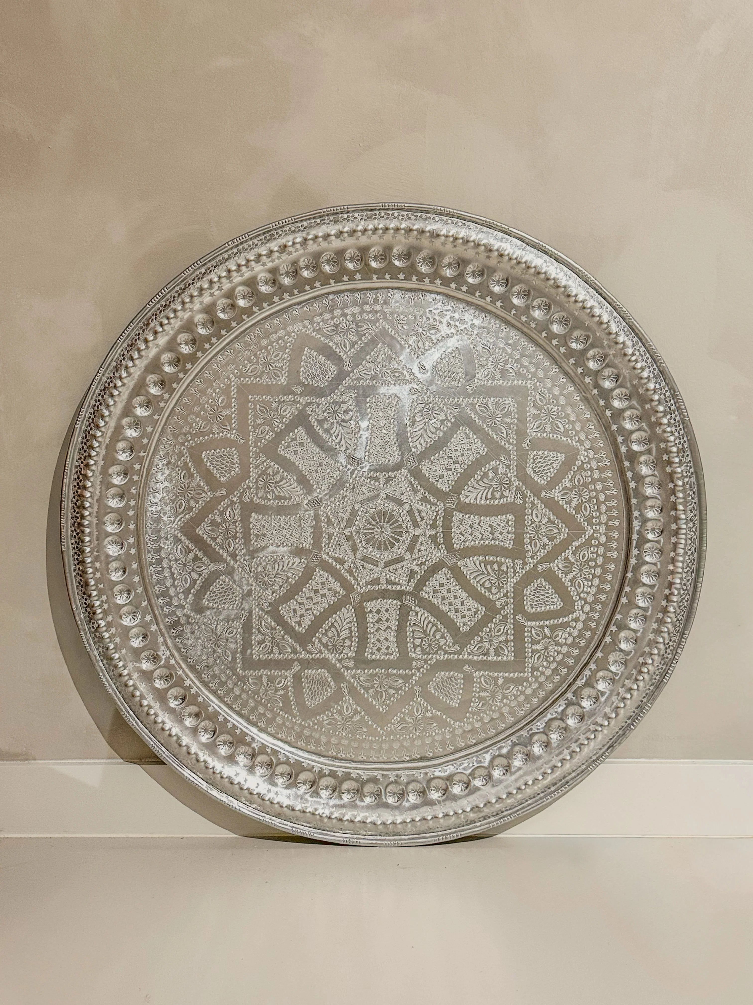 Handgehamerd dienblad Marrakech 77cm 2