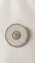 Wanddecoratie schelpen en glaskralen wit