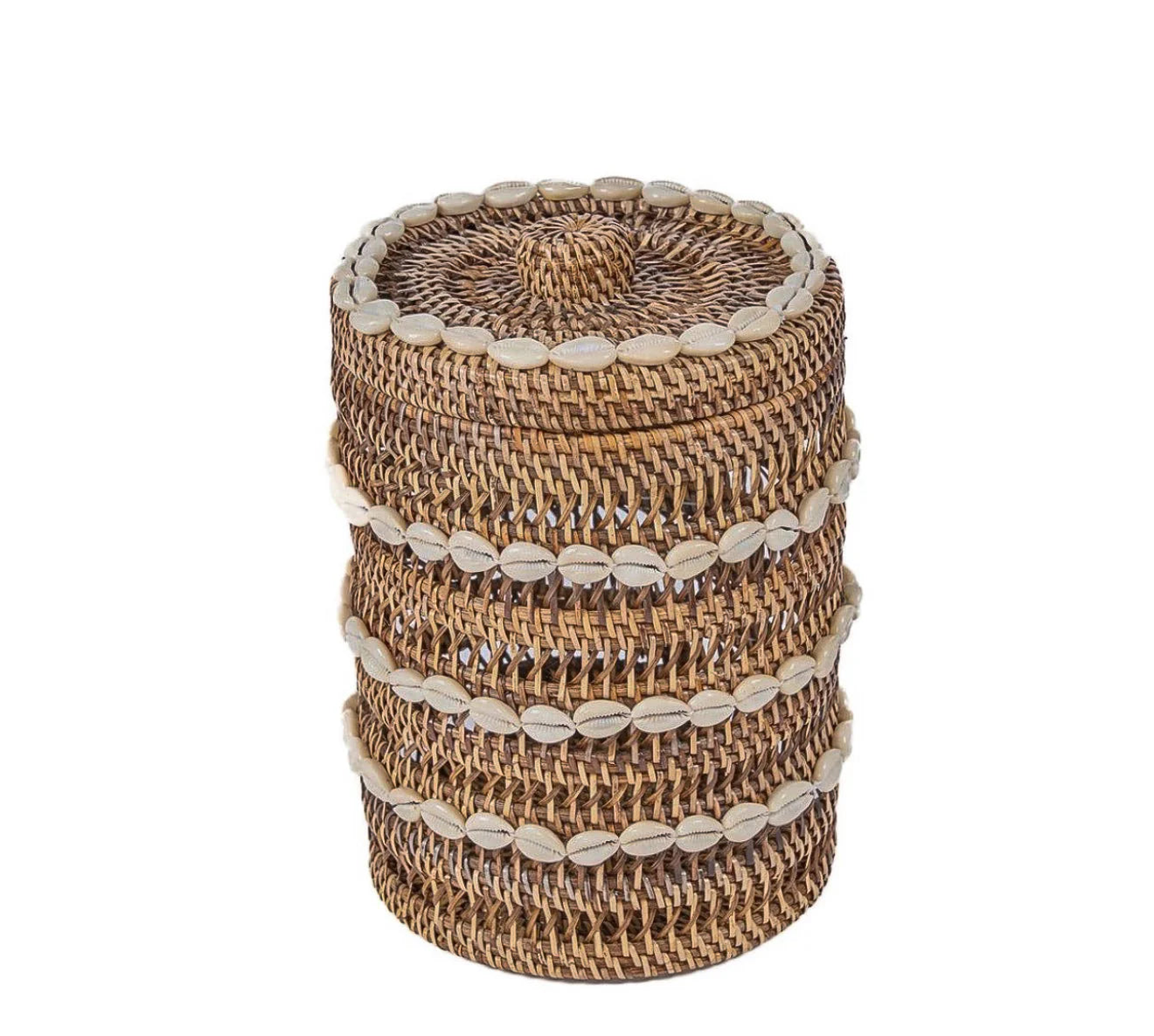 Rotan mand met schelpjes