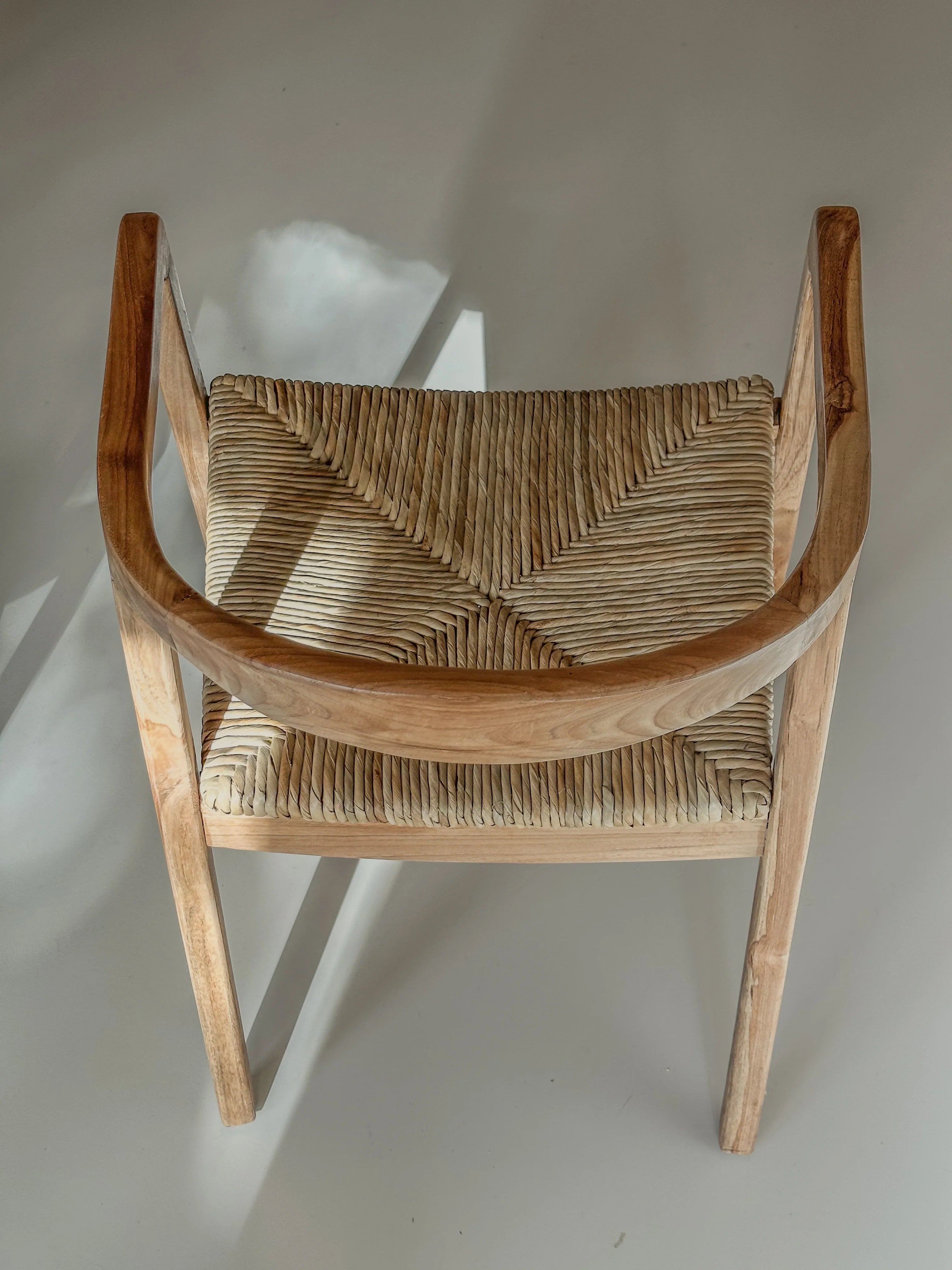 Teak stoel met gevlochten zitting