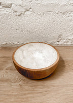 Houten kom ingelegd met parelmoer witte capiz schelpen 